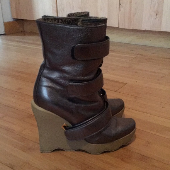 Louis Vuitton Pewter metallic booties - Picture 2 of 5